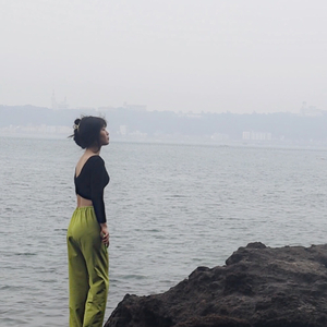 偷拍大白天夫妻性对白
