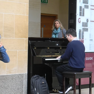 欧美大屌操骚逼
